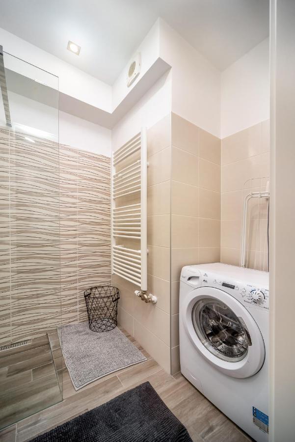 Grace Pine Apartment 3 Budapest Exterior foto