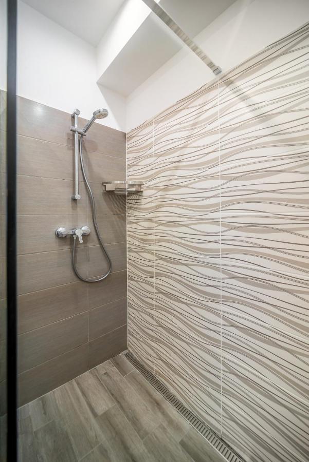 Grace Pine Apartment 3 Budapest Exterior foto